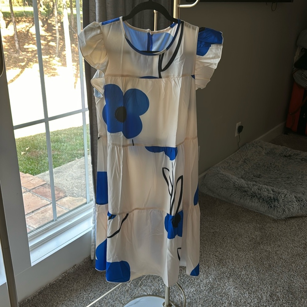 NWOT Medium Ruffle Cap Sleeve Dress